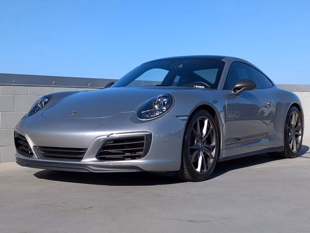 
           
        2018 Porsche 911