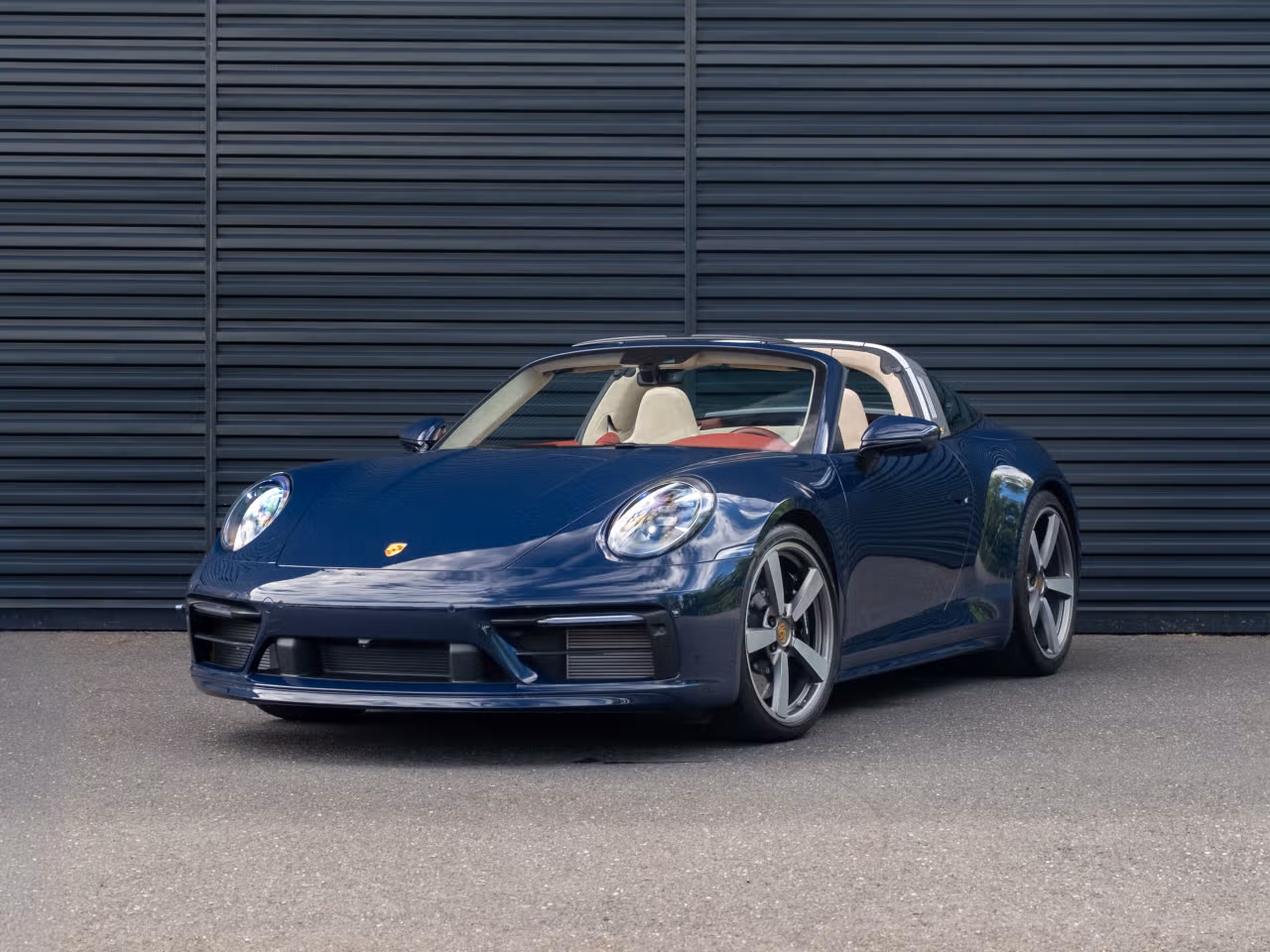 
           
        2021 Porsche 911