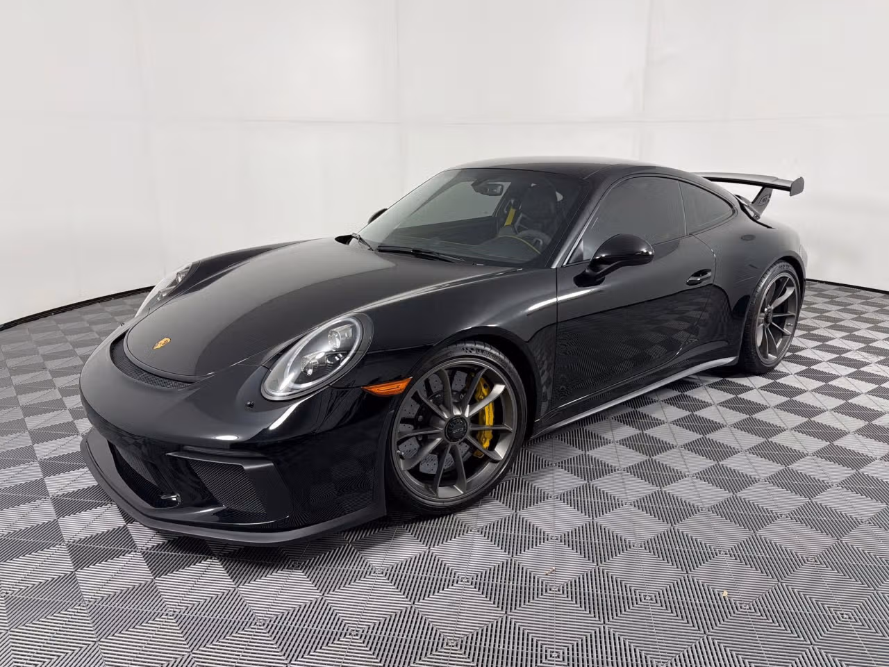 
           
        2019 Porsche 911