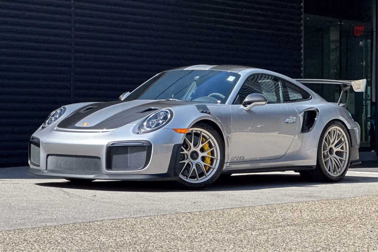 
           
        2018 Porsche 911