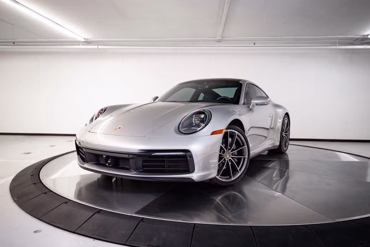 
           
        2021 Porsche 911