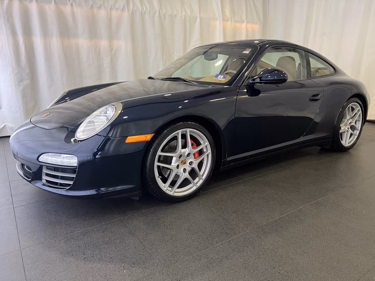 
           
        2010 Porsche 911