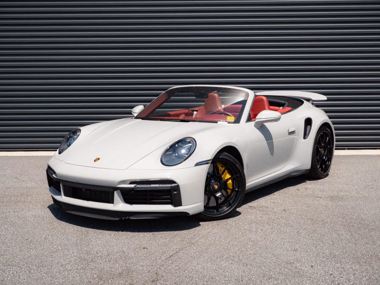 
           
        2024 Porsche 911