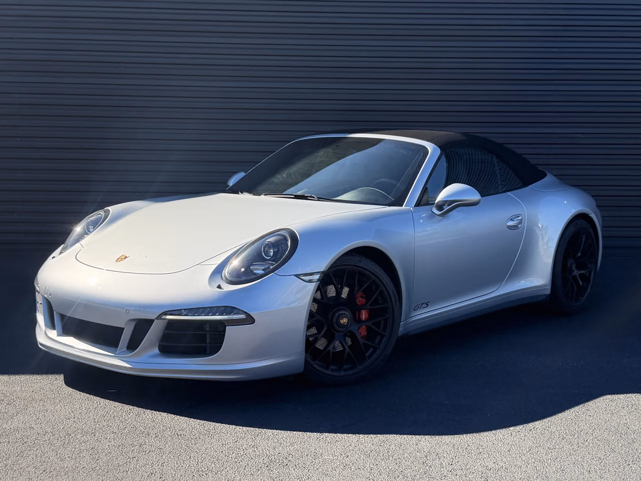
           
        2015 Porsche 911