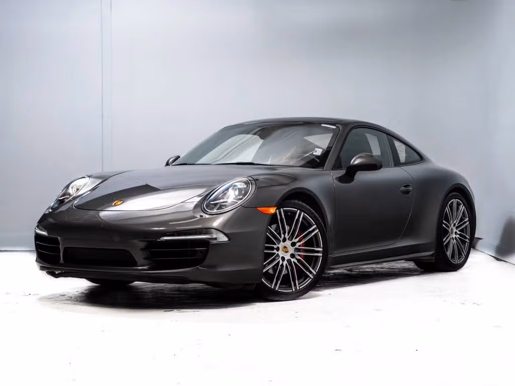 
           
        2015 Porsche 911