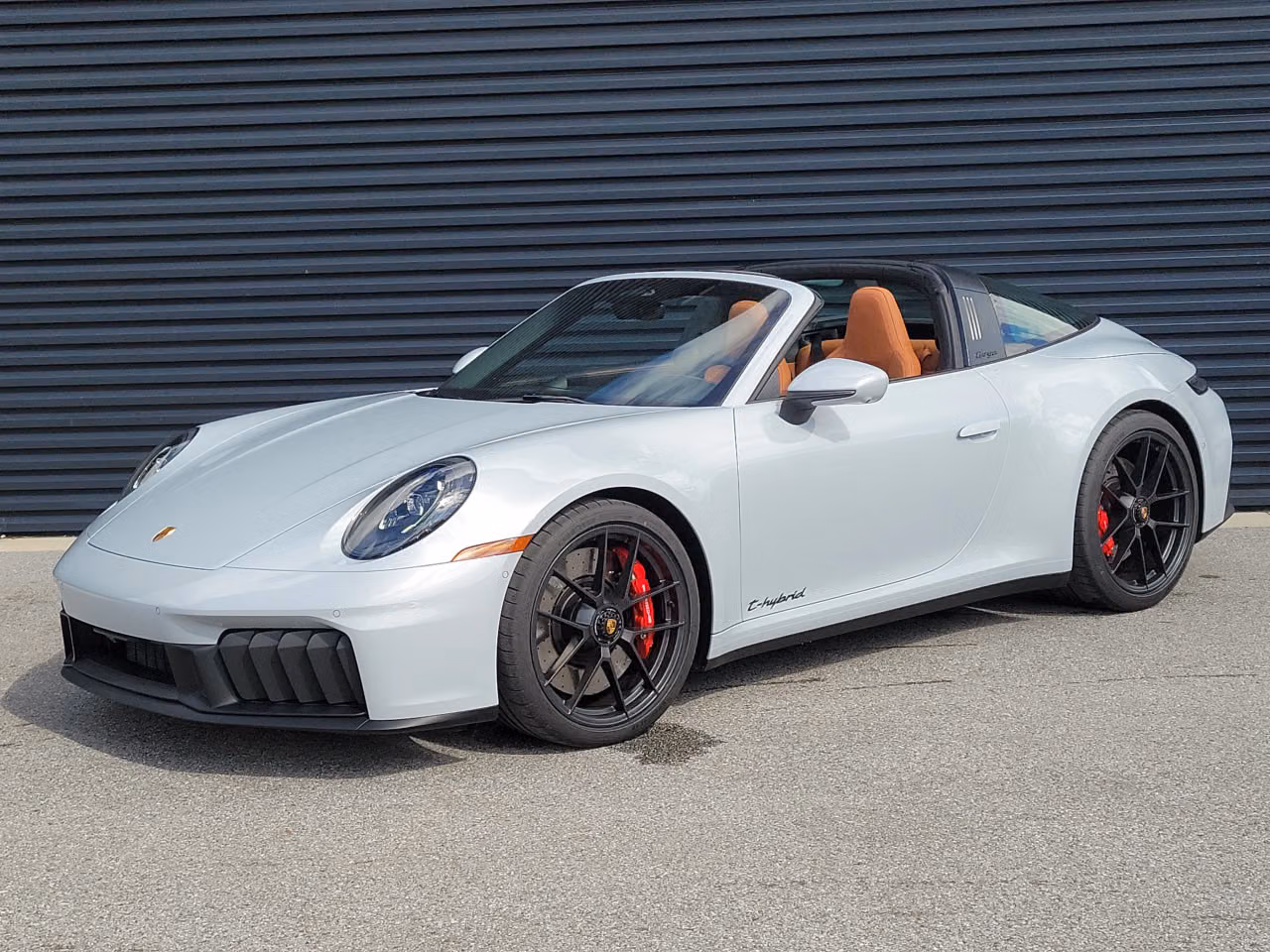 
           New 
        2026 Porsche 911