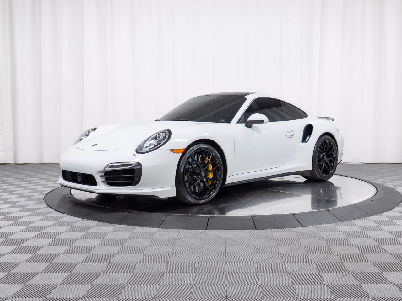 
           
        2014 Porsche 911