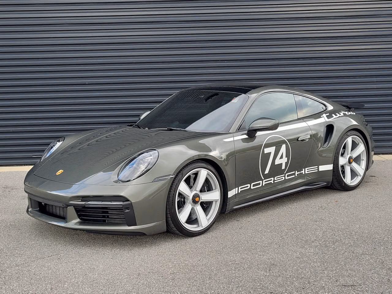 
           
        2025 Porsche 911