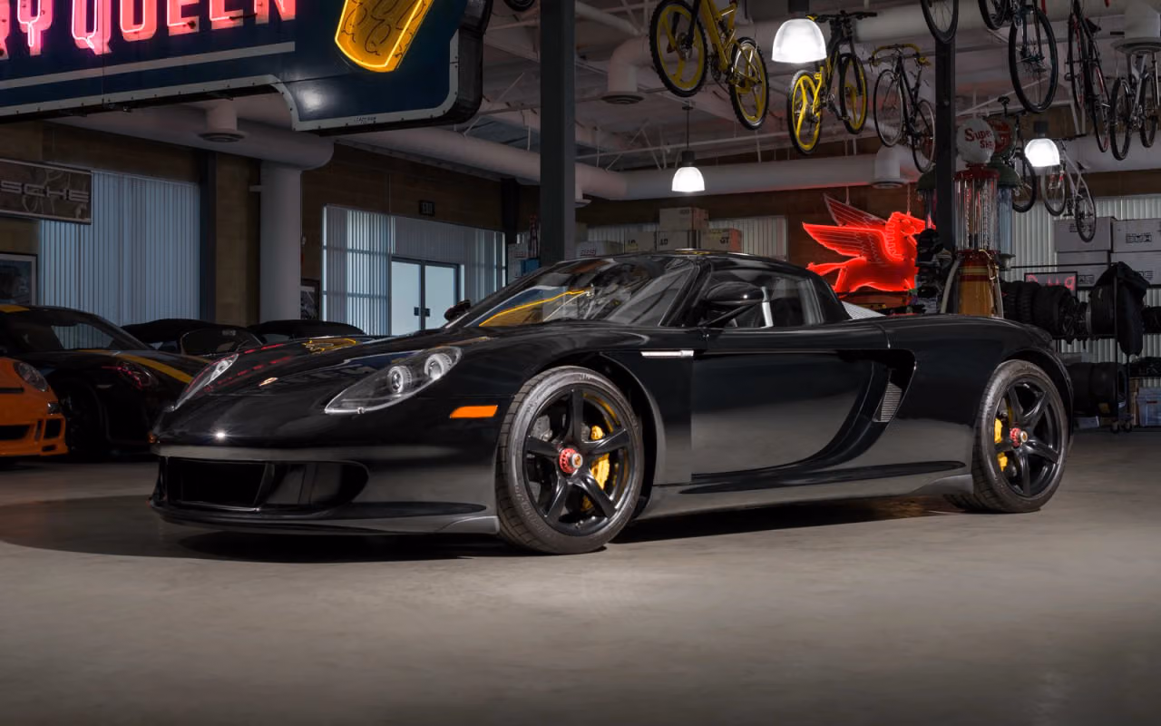 
           
        2005 Porsche Carrera GT