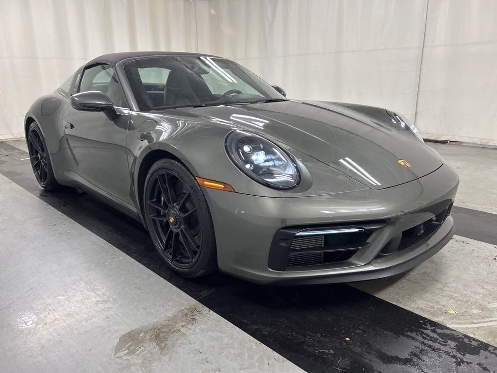 
           
        2022 Porsche 911