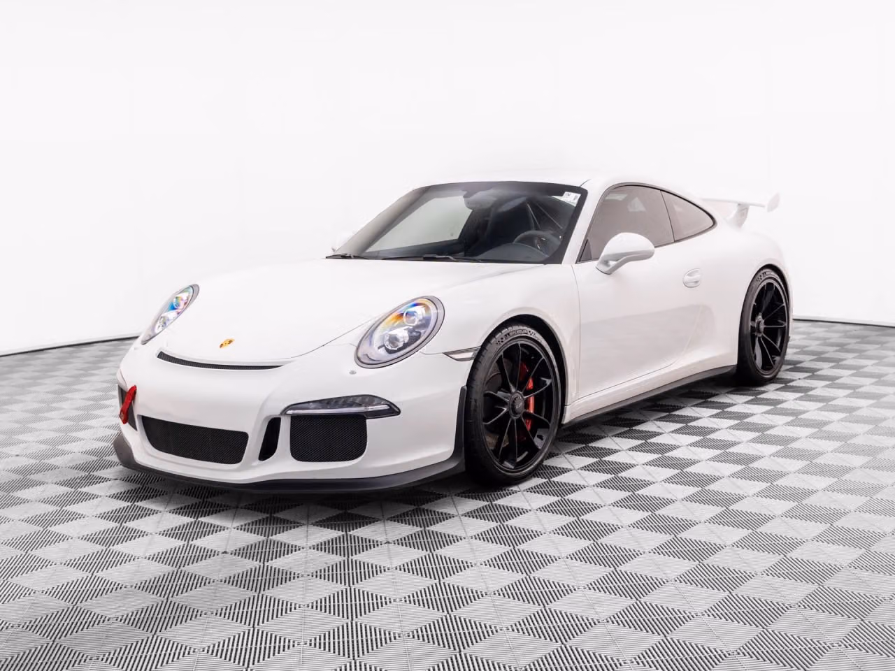 
           
        2015 Porsche 911