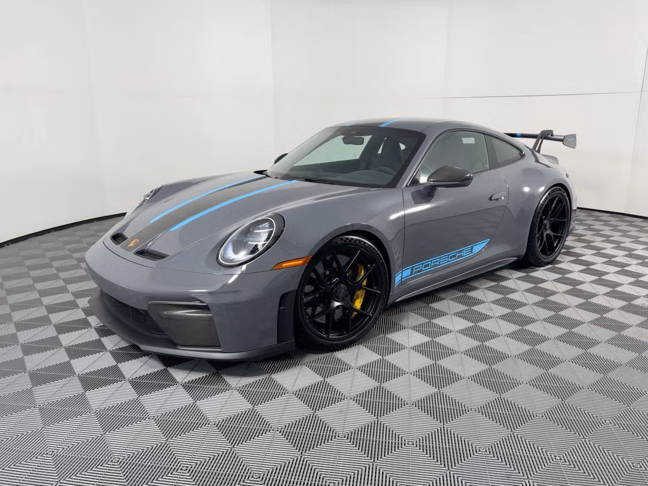 
           New 
        2026 Porsche 911