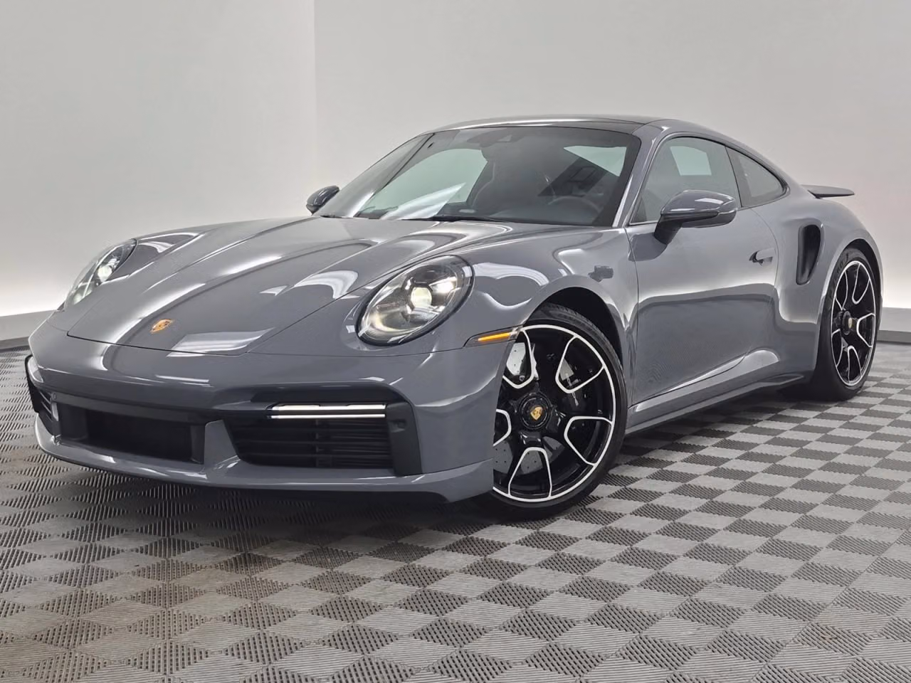 
           
        2021 Porsche 911
