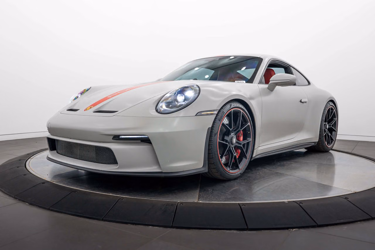 
           
        2022 Porsche 911