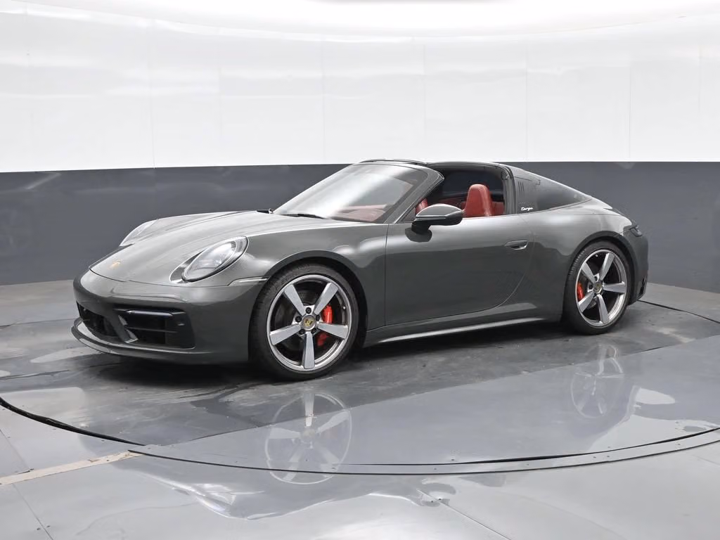 
           
        2021 Porsche 911