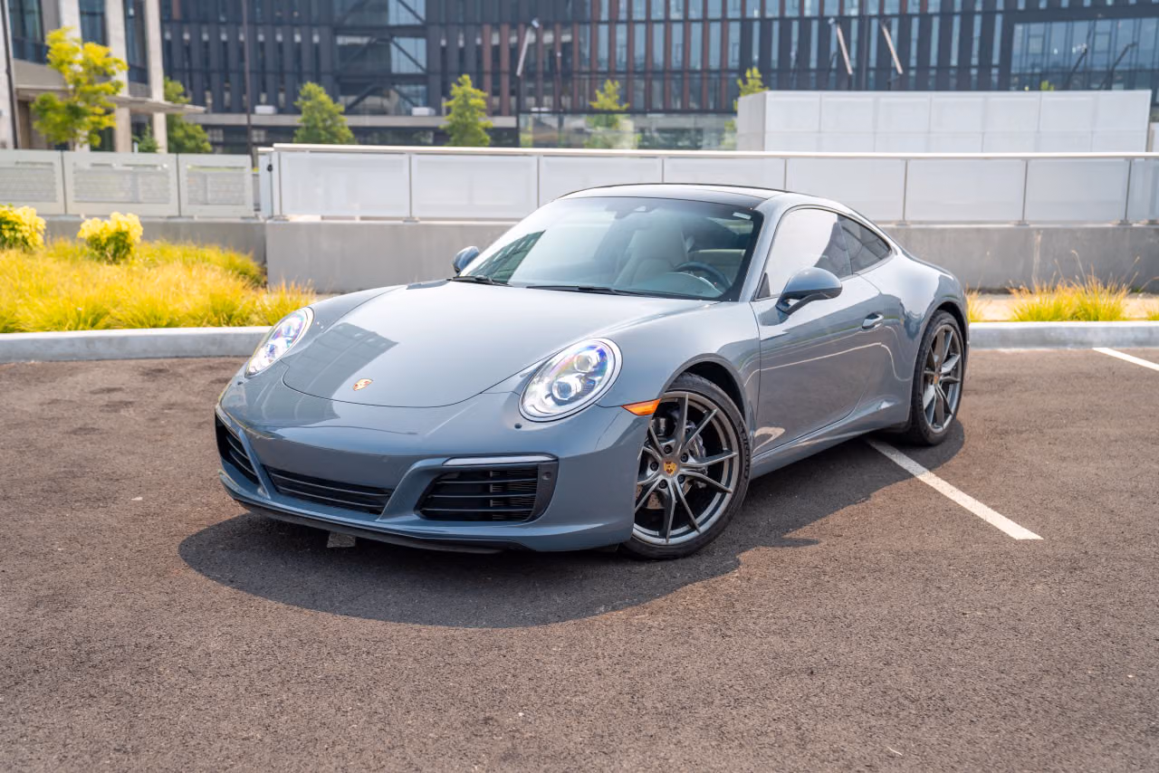 
           
        2017 Porsche 911