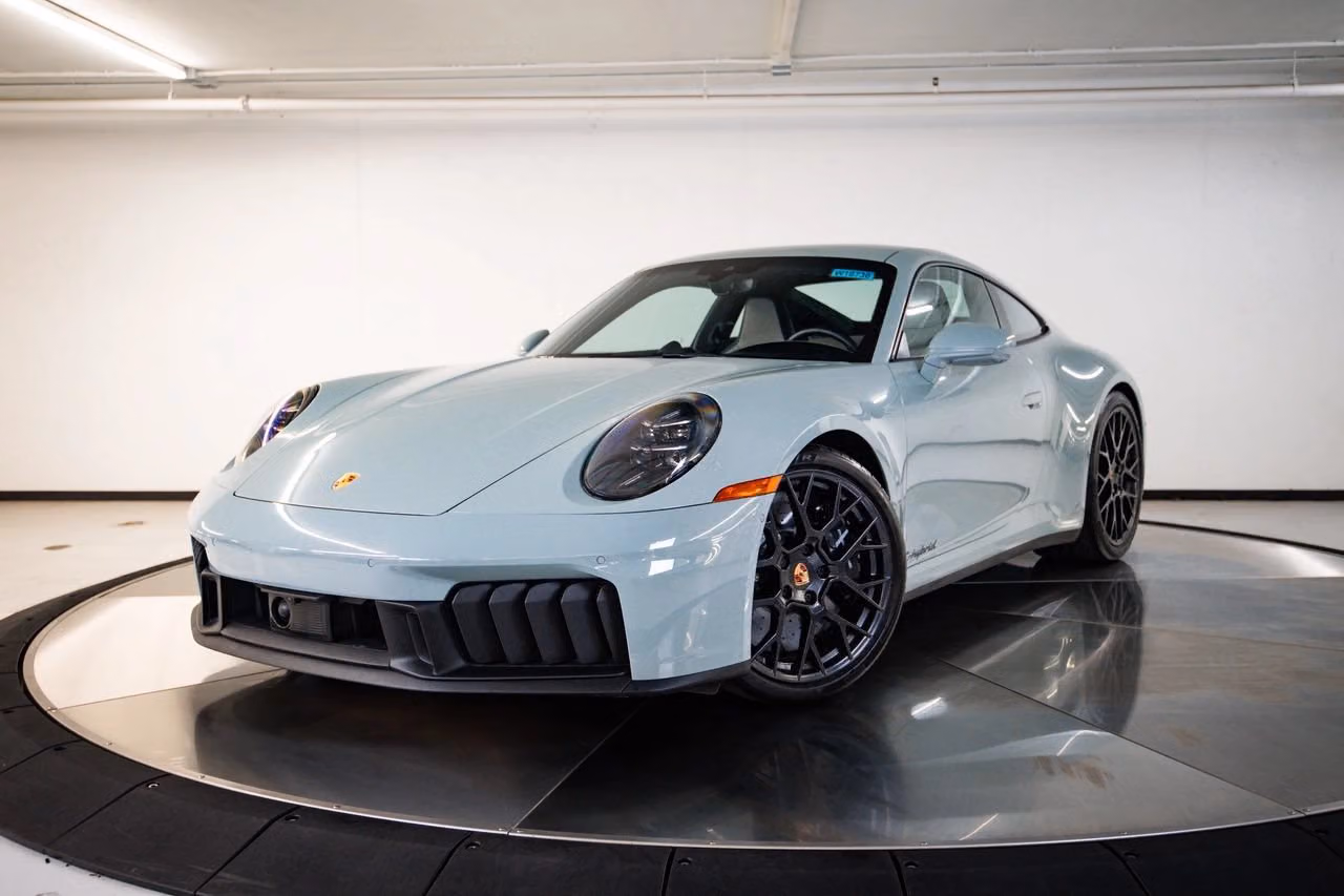 
           
        2025 Porsche 911