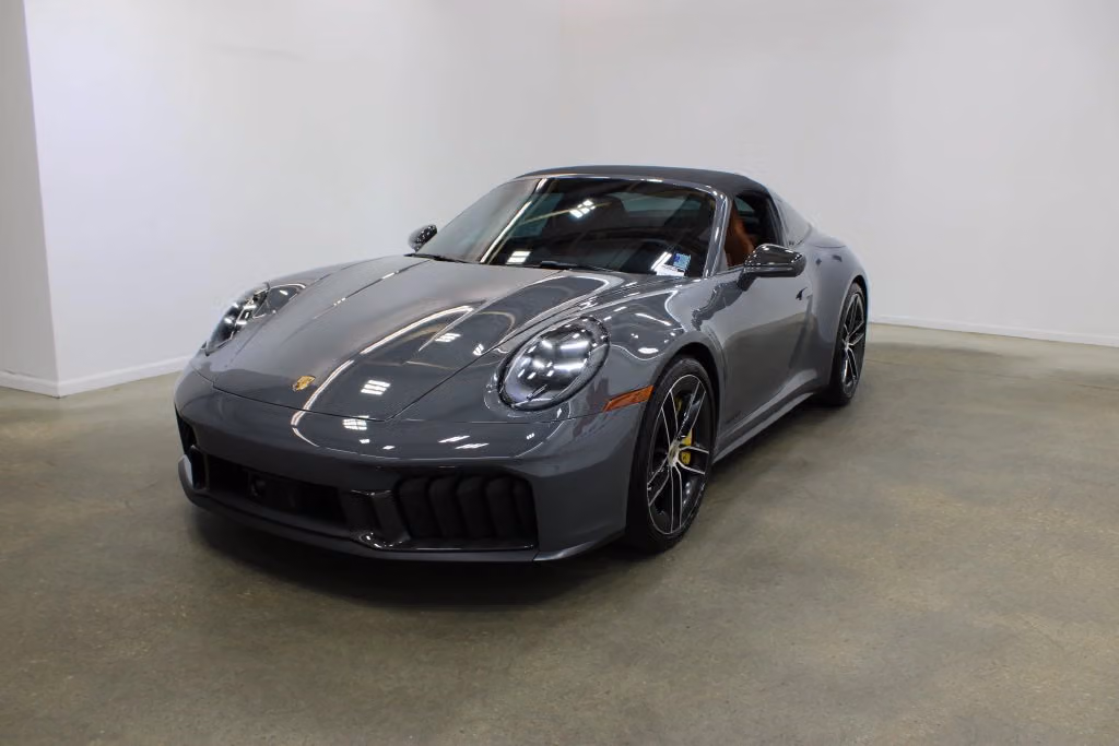 
           
        2025 Porsche 911