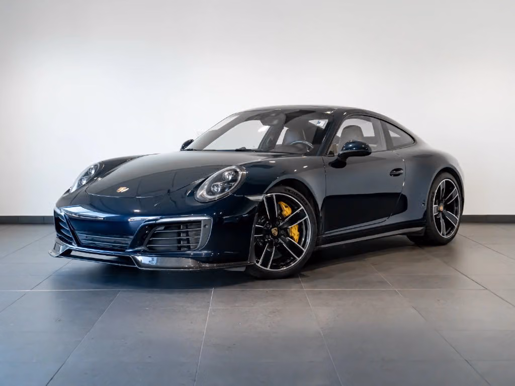 
           
        2018 Porsche 911