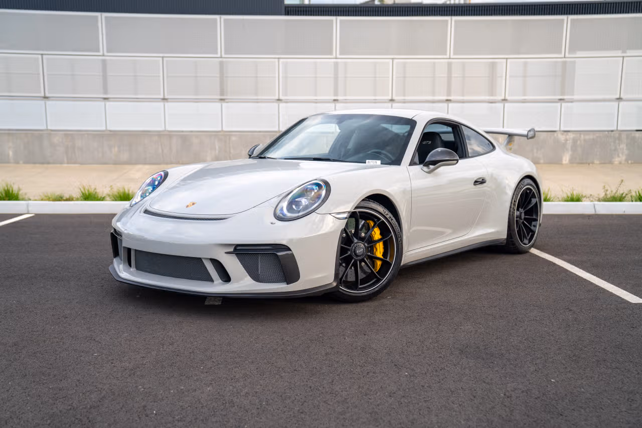 
           
        2018 Porsche 911