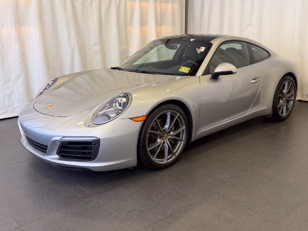 
           
        2017 Porsche 911