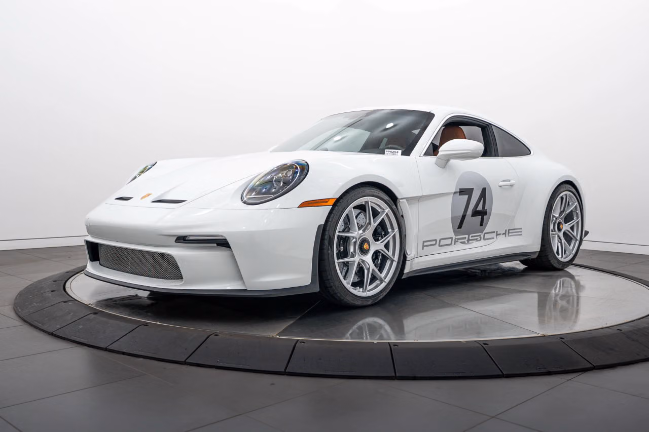 
           
        2024 Porsche 911
