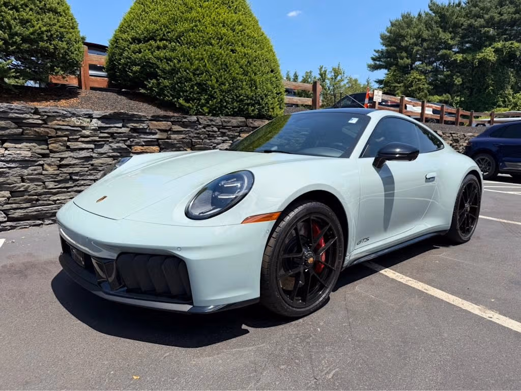
           
        2025 Porsche 911