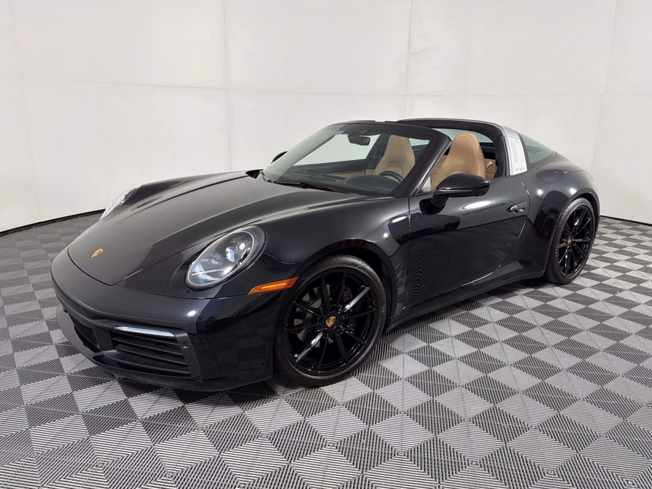 
           
        2024 Porsche 911