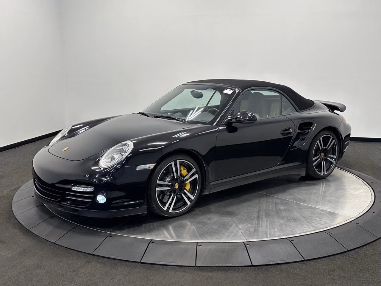 
           
        2012 Porsche 911