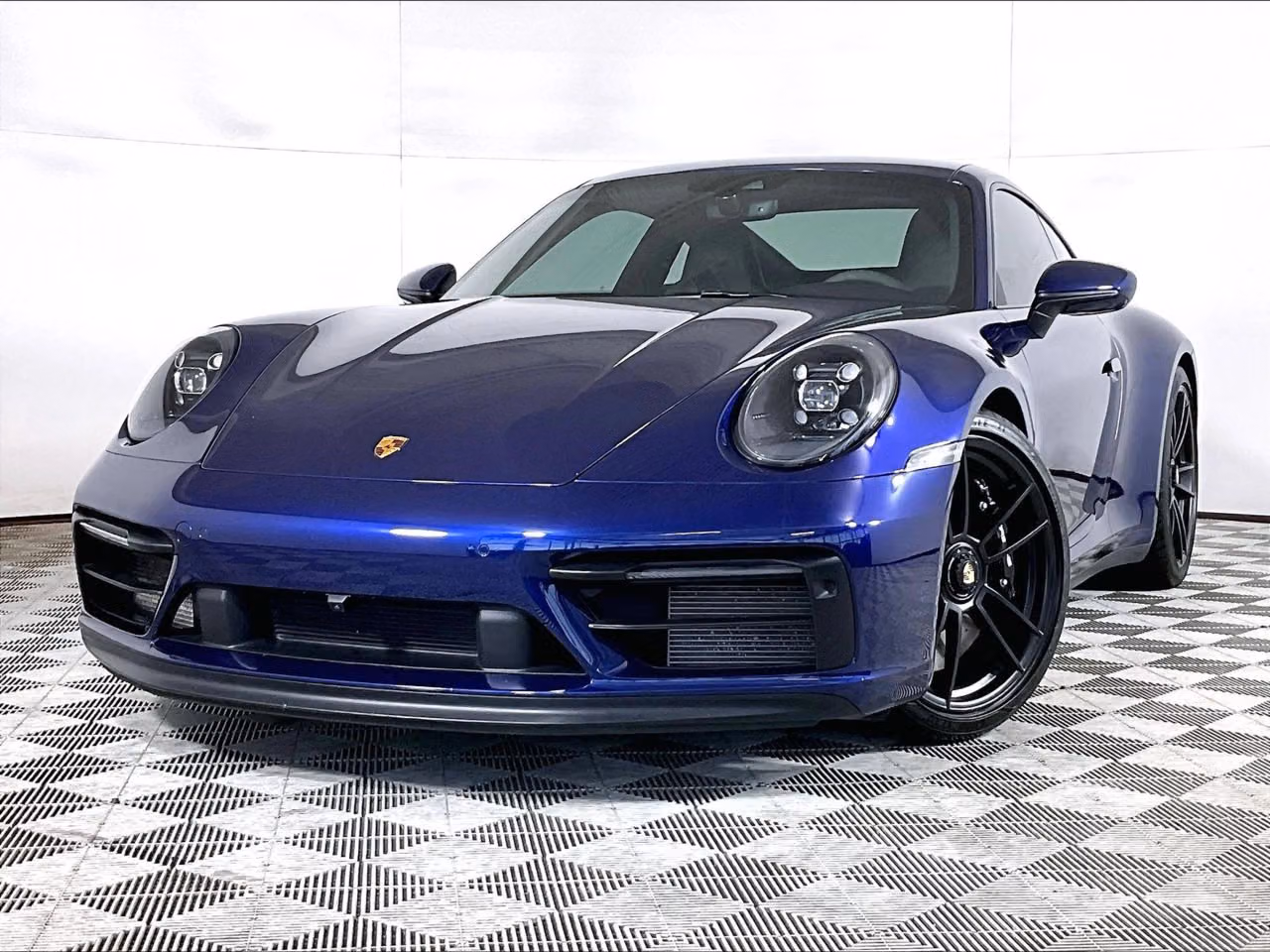 
           
        2022 Porsche 911
