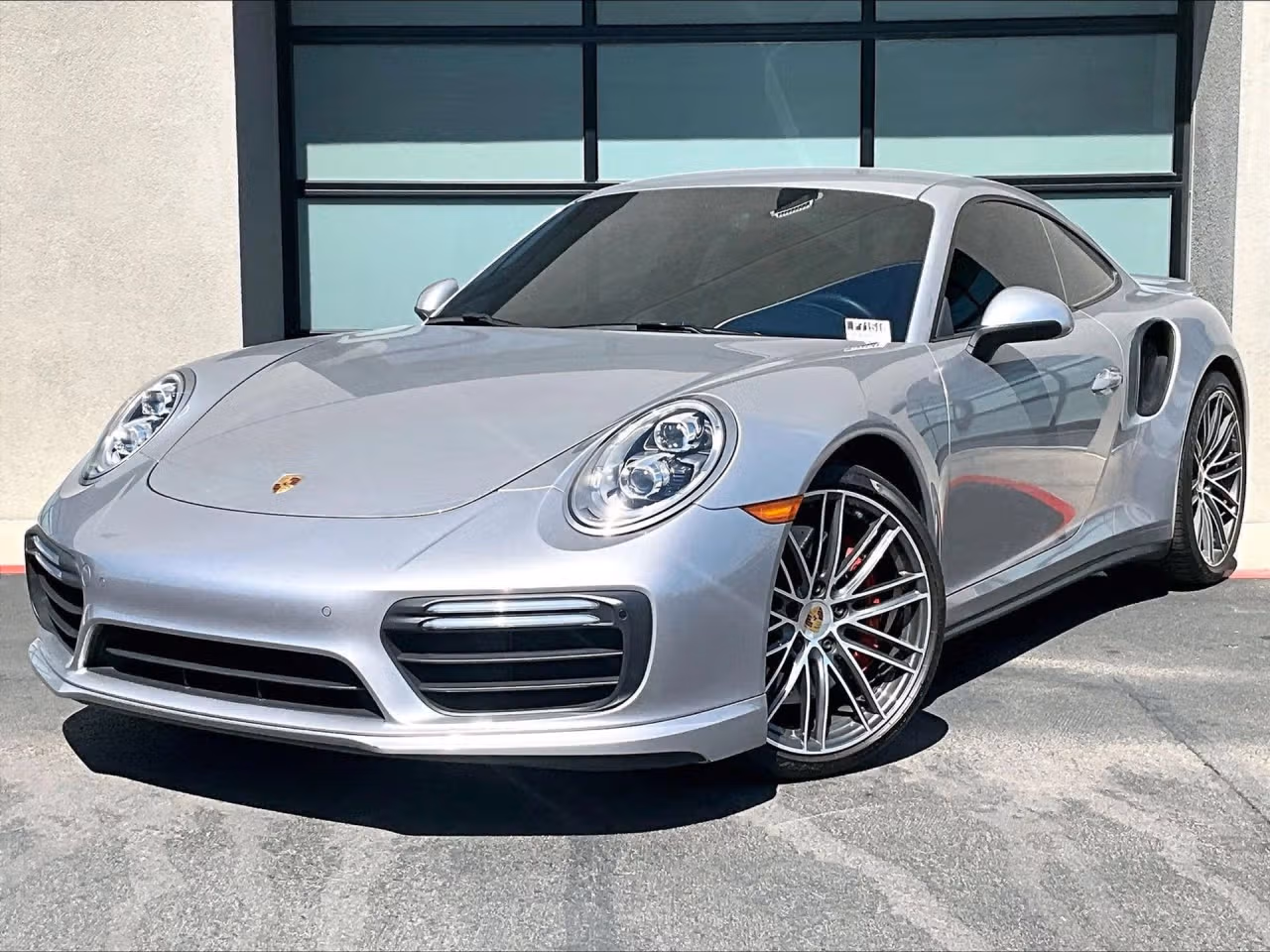 
           
        2019 Porsche 911