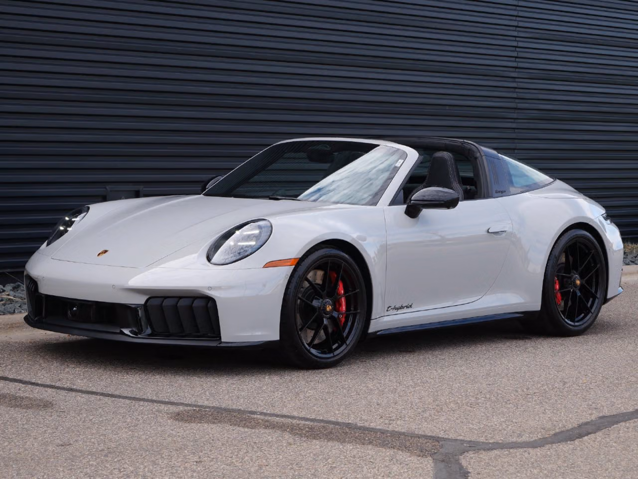
           New 
        2026 Porsche 911