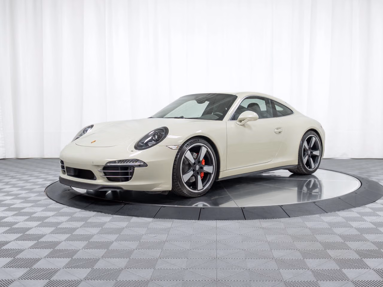 
           
        2014 Porsche 911