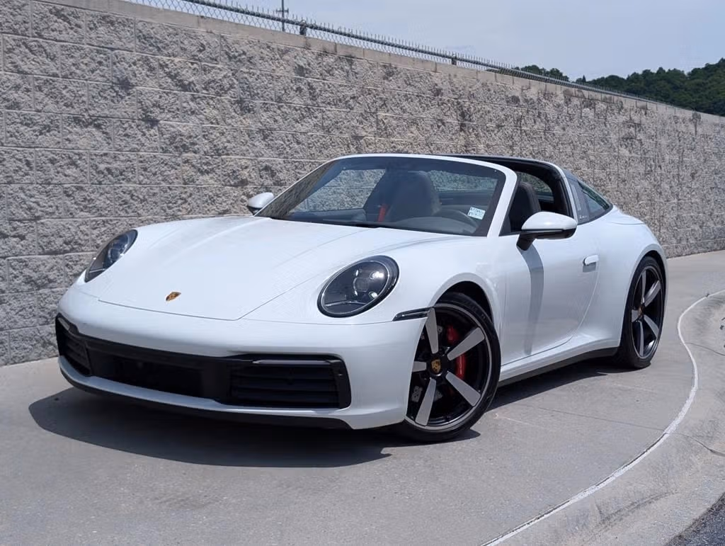 
           
        2024 Porsche 911