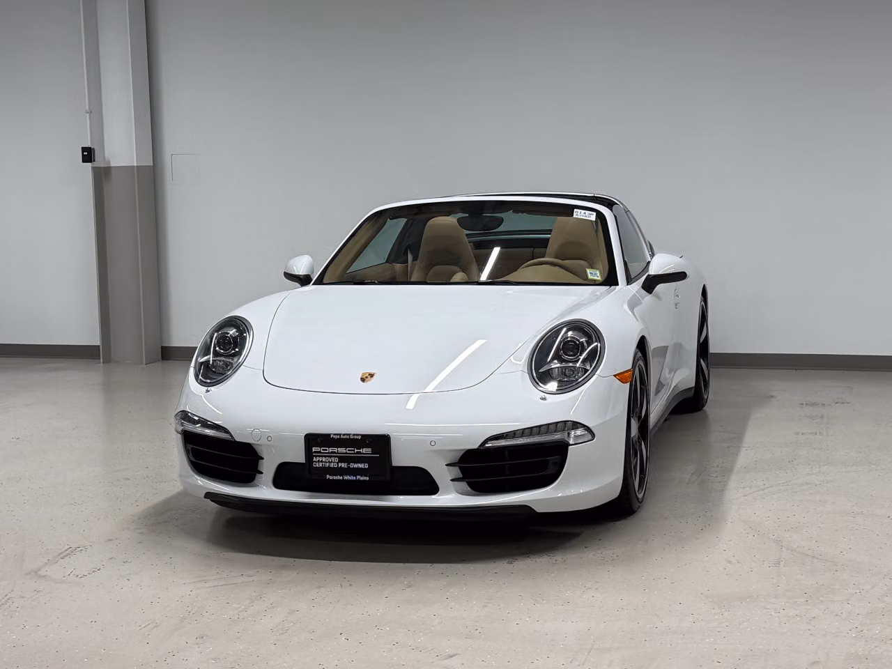 
           
        2016 Porsche 911