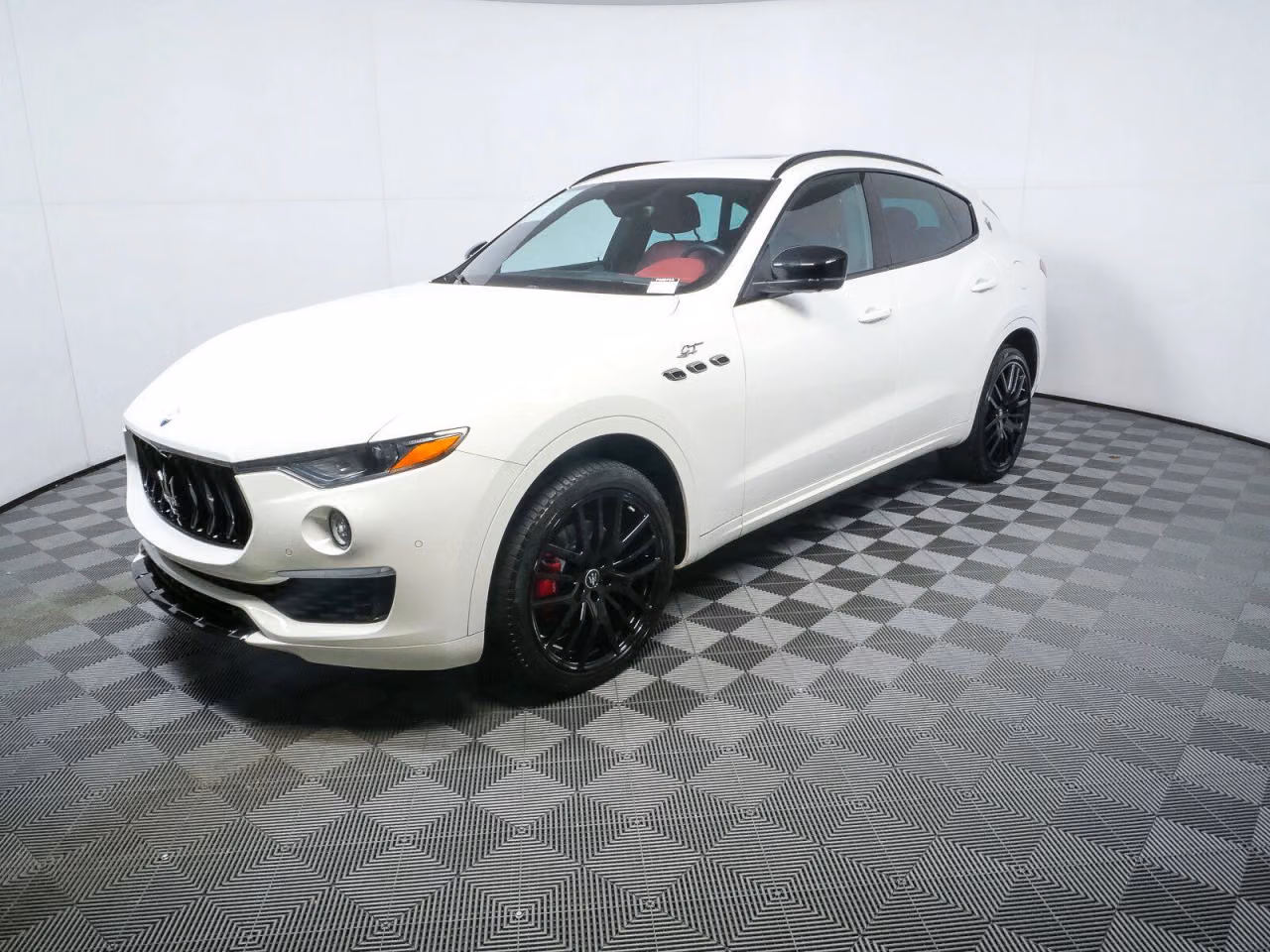 
           
        2022 Maserati Levante