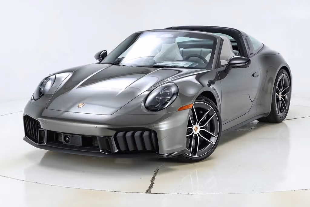 
           New 
        2026 Porsche 911