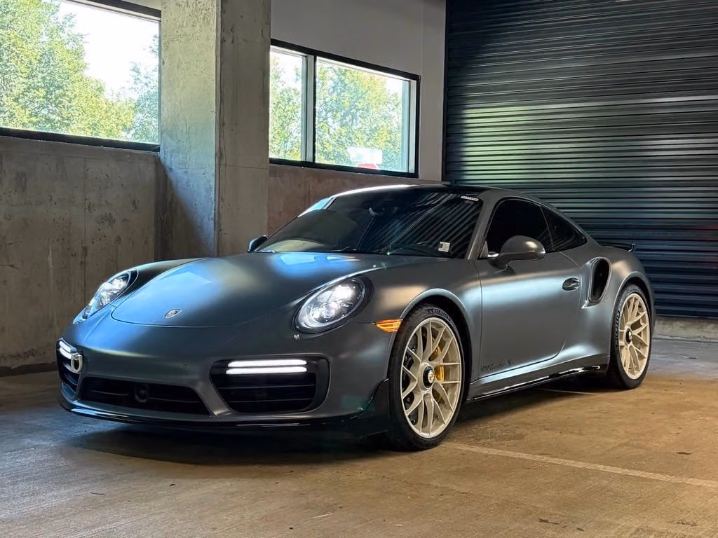
           
        2017 Porsche 911