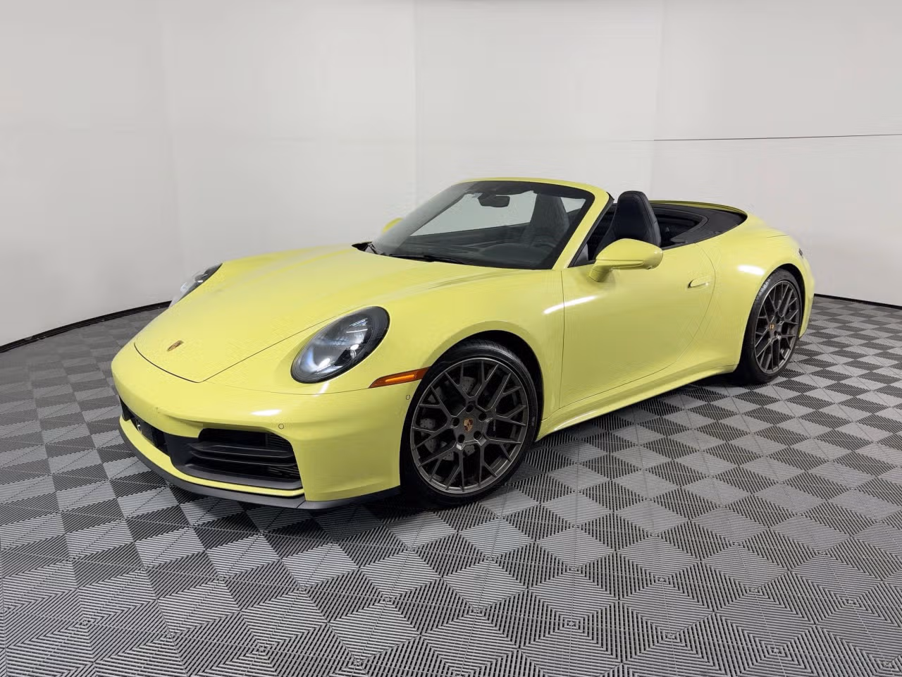 
           
        2025 Porsche 911