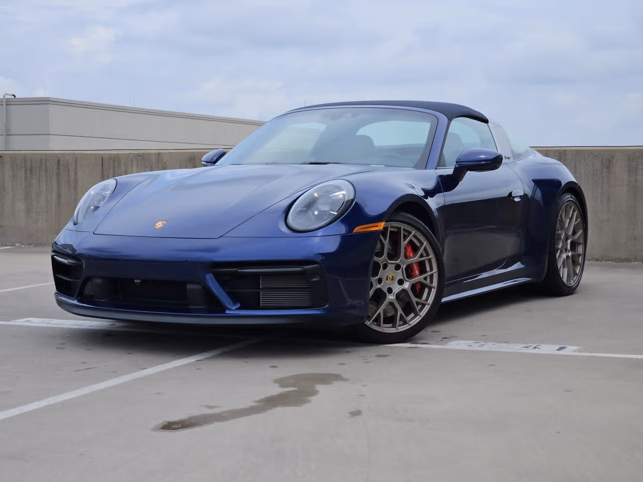 
           
        2024 Porsche 911