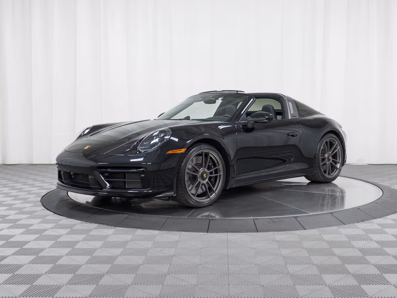 
           
        2022 Porsche 911