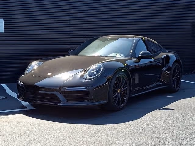 
           
        2018 Porsche 911