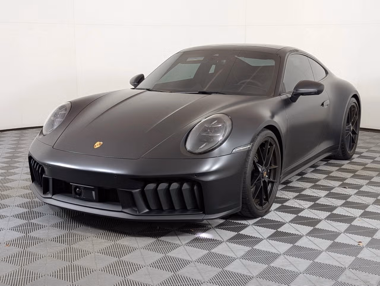 
           
        2025 Porsche 911