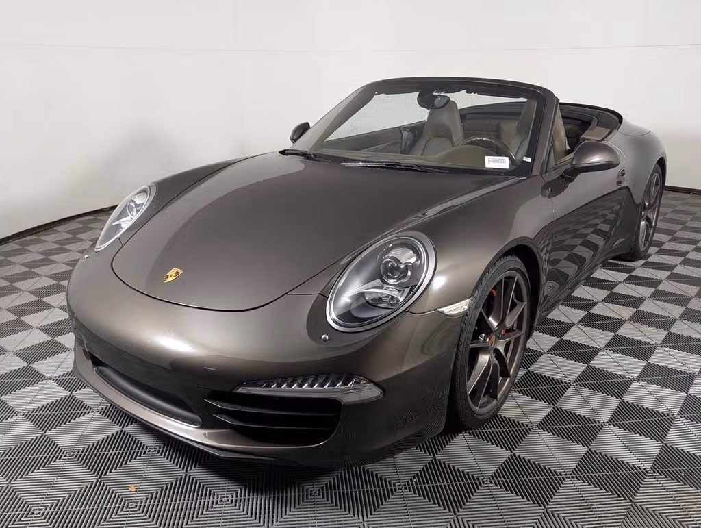 
           
        2013 Porsche 911