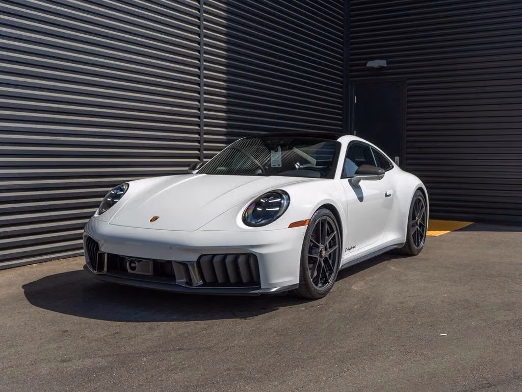
           New 
        2026 Porsche 911