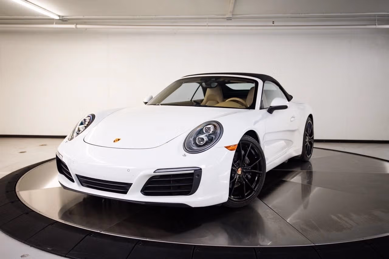 
           
        2017 Porsche 911