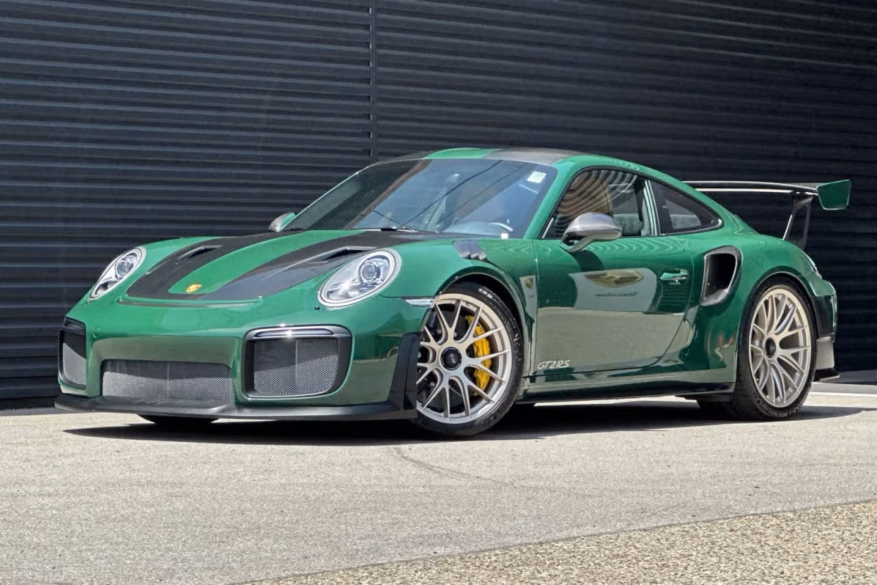 
           
        2018 Porsche 911