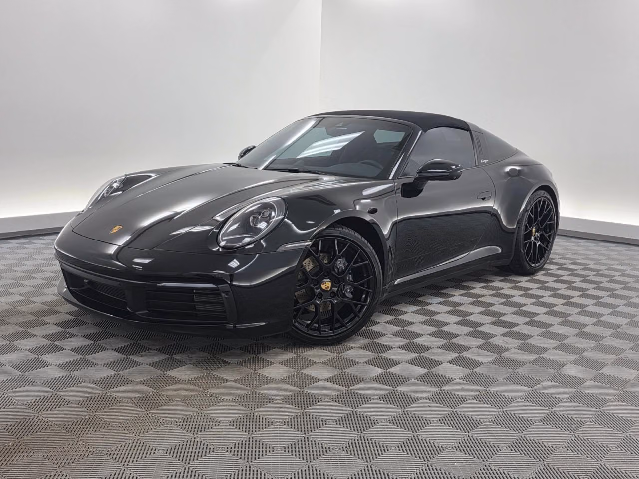 
           
        2024 Porsche 911