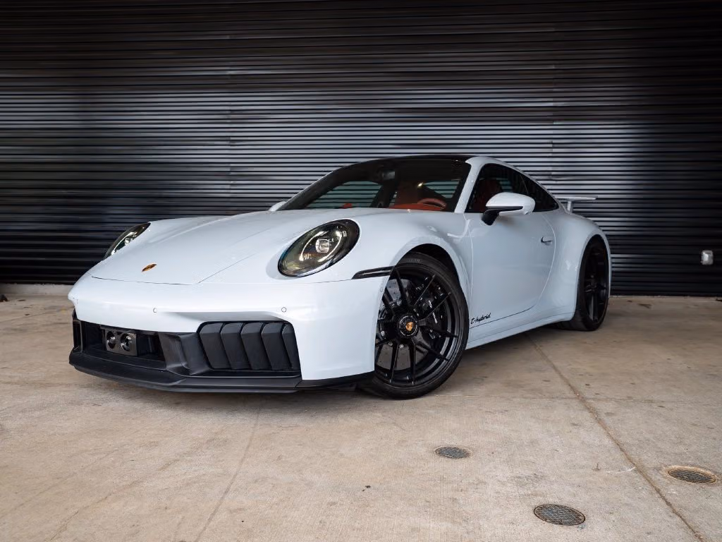 
           
        2025 Porsche 911