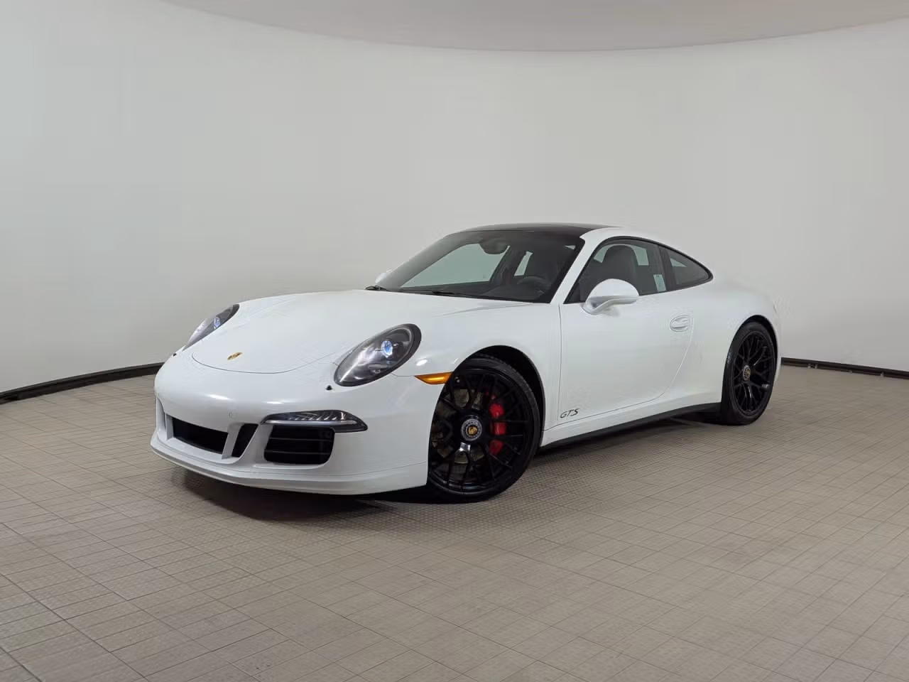 
           
        2015 Porsche 911
